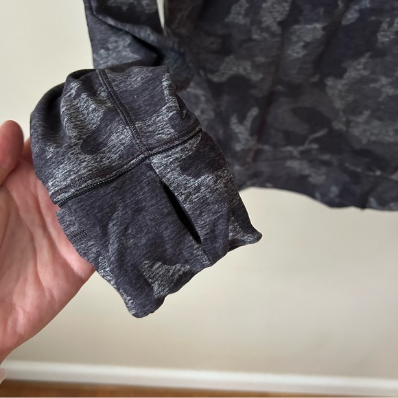 Lululemon Outrun The Elements Half Zip Pullover Sweatshirt Camo Women’s Size 8 - Picture 4 of 9